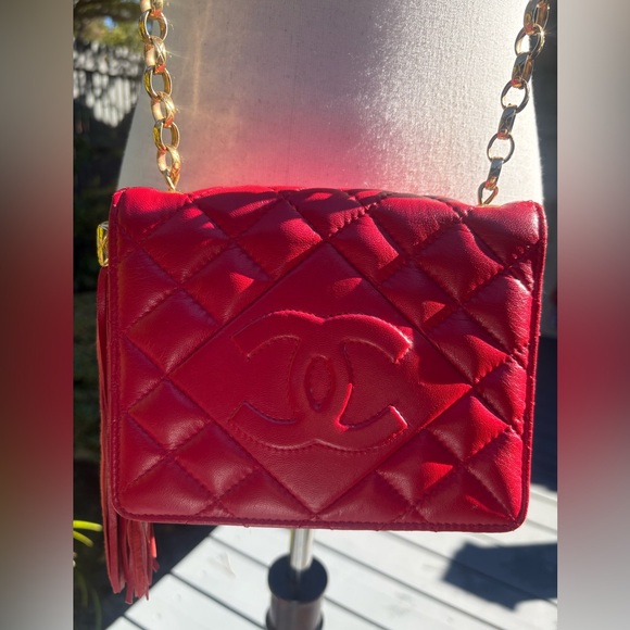 Chanel Red Replica Crossbody Bag with Gold Chain - Picture 1 of 17